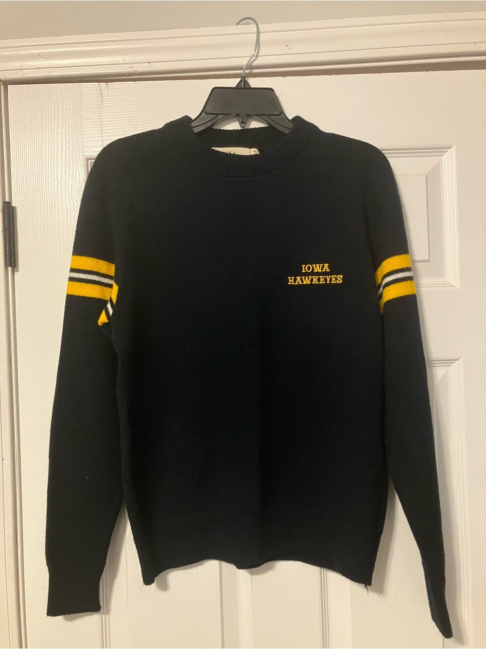 Vintage Iowa Hawkeyes Wrightway Striped Knit Sweater Mens Size Medium